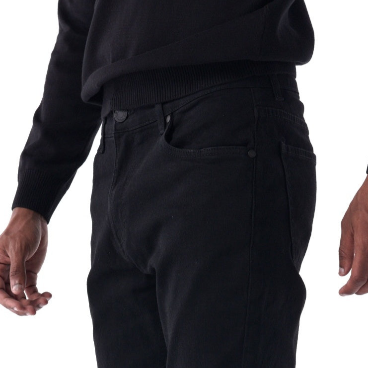 بنطال جينز أسود ضيق