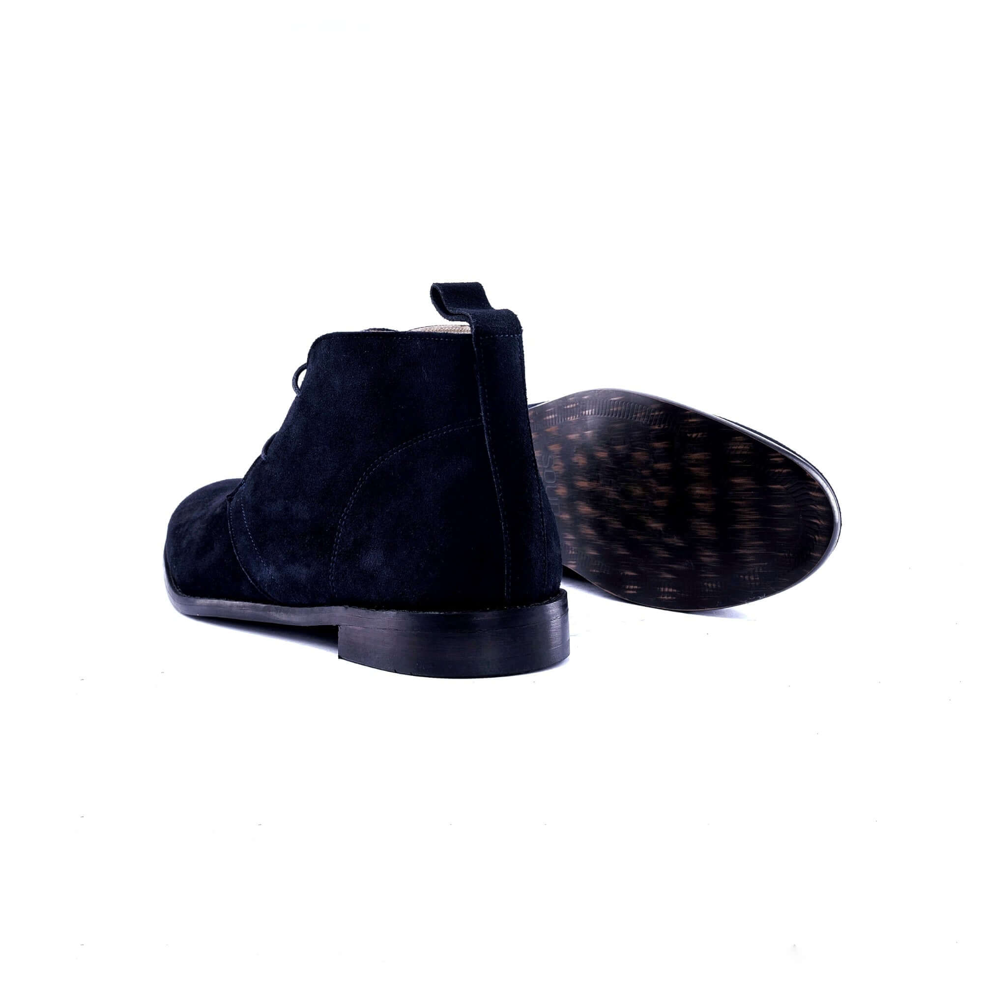 The Heritage Chukka Boots in Calf Suede - navy - sole