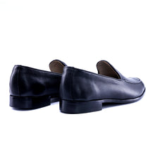 Load image into Gallery viewer, Classic Calf Leather Loafers

