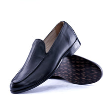 Load image into Gallery viewer, Classic Calf Leather Loafers
