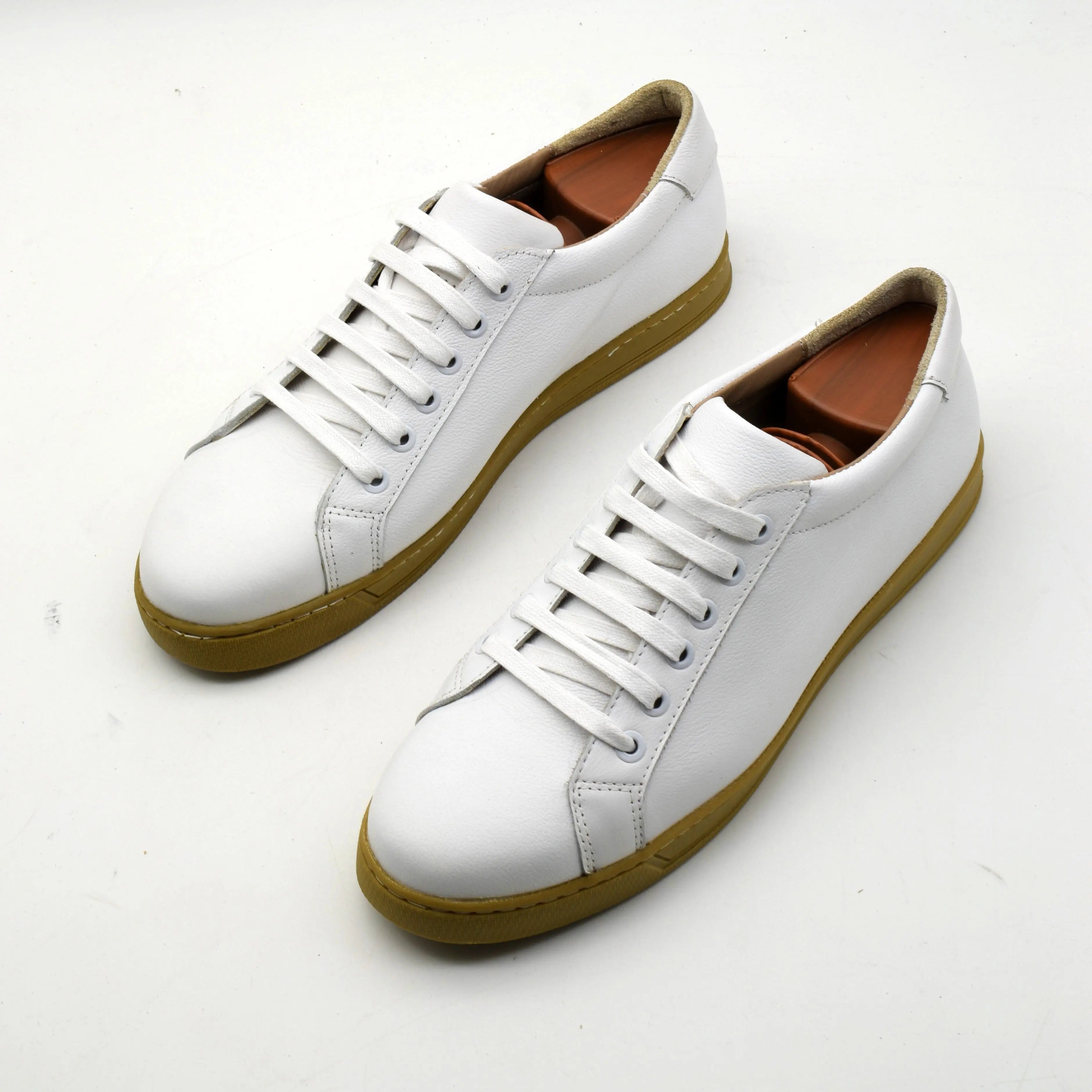 CALF LEATHER SNEAKERS - GUM SOLE SOLID essentials