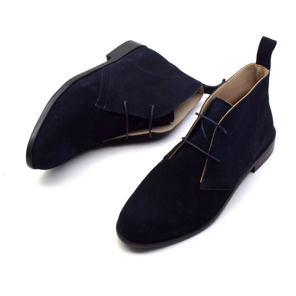 CALF SUEDE CHUKKA BOOTS SOLID essentials