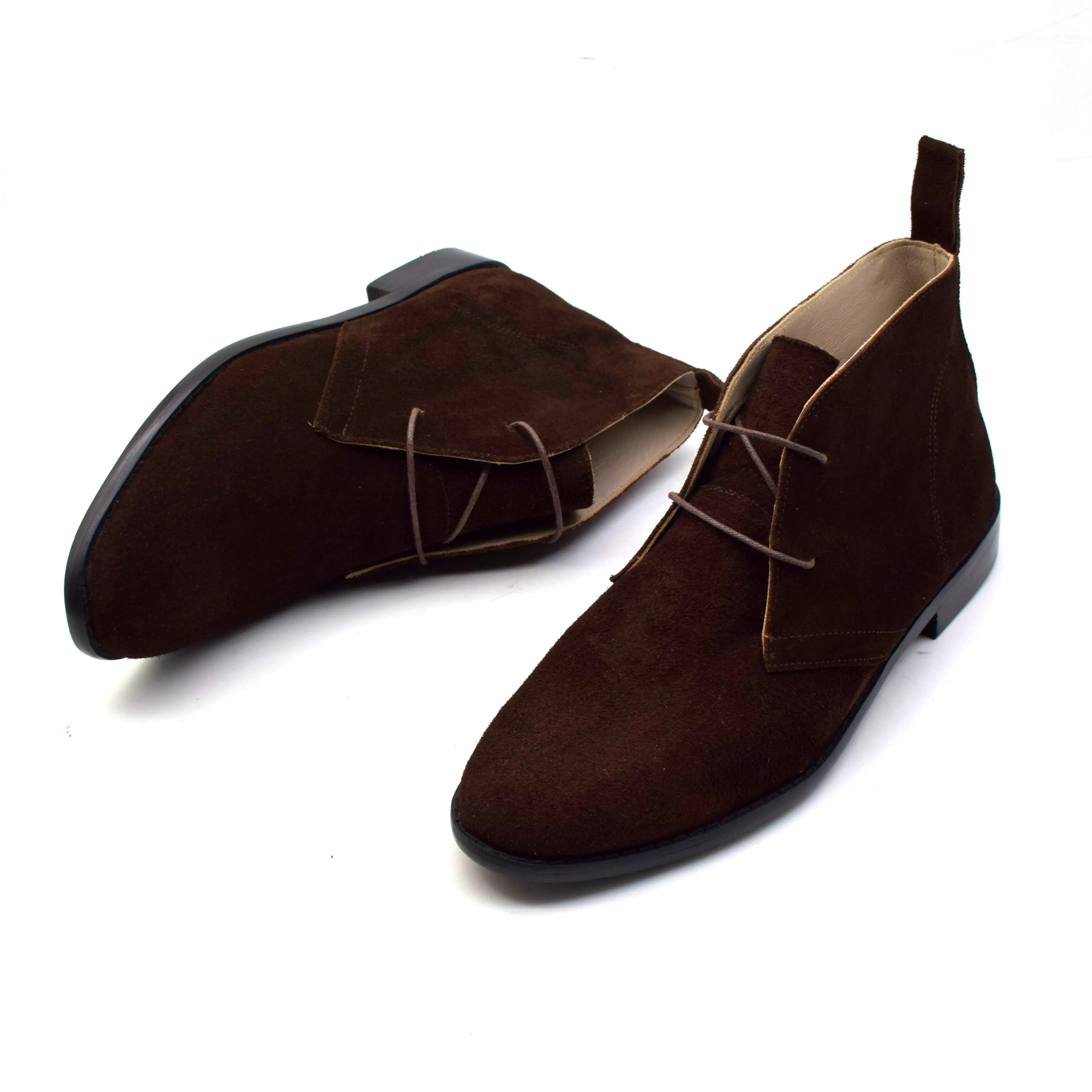 CALF SUEDE CHUKKA BOOTS SOLID essentials