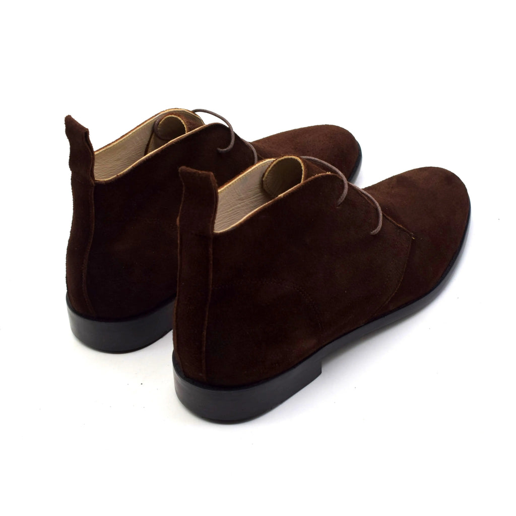 CALF SUEDE CHUKKA BOOTS SOLID essentials