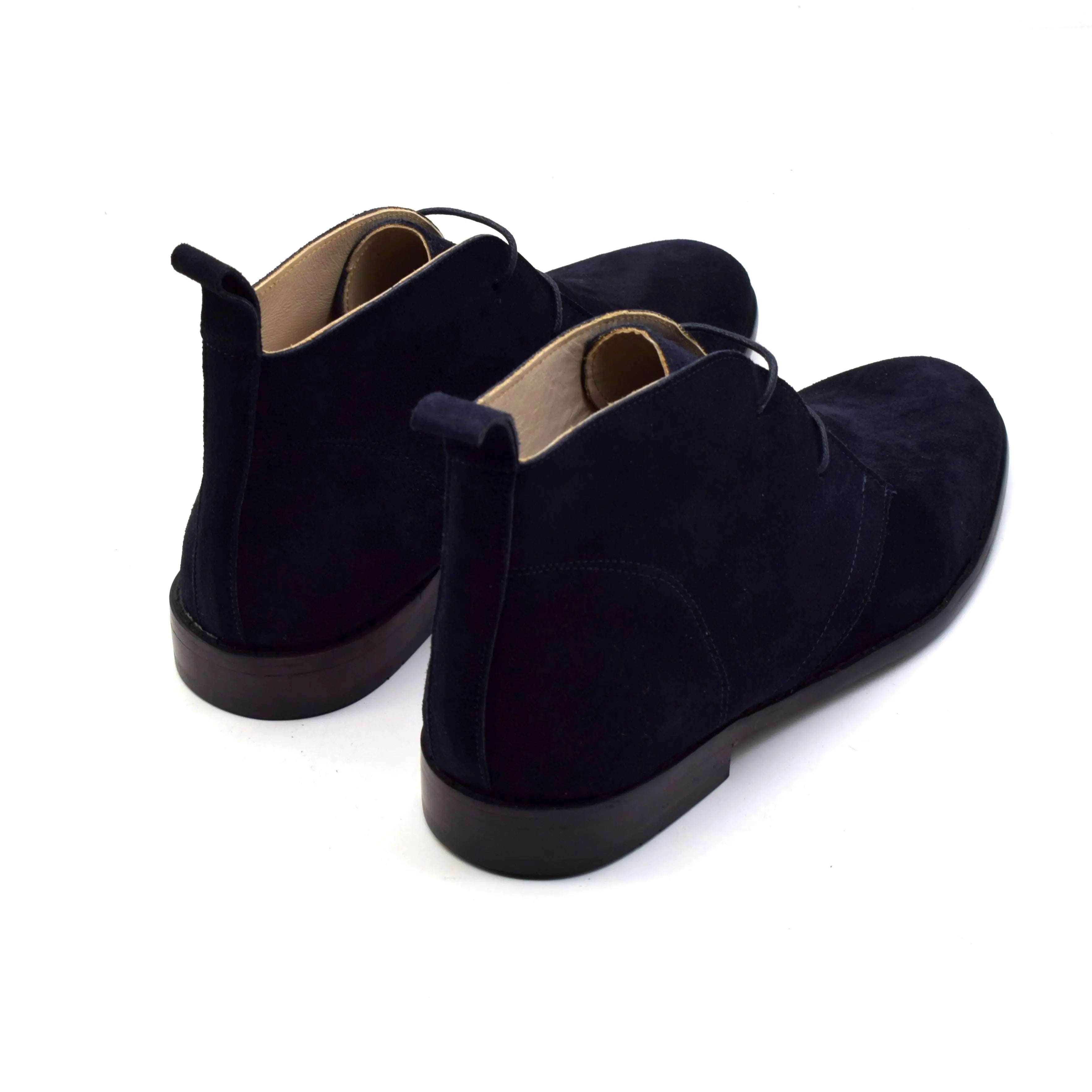 CALF SUEDE CHUKKA BOOTS SOLID essentials