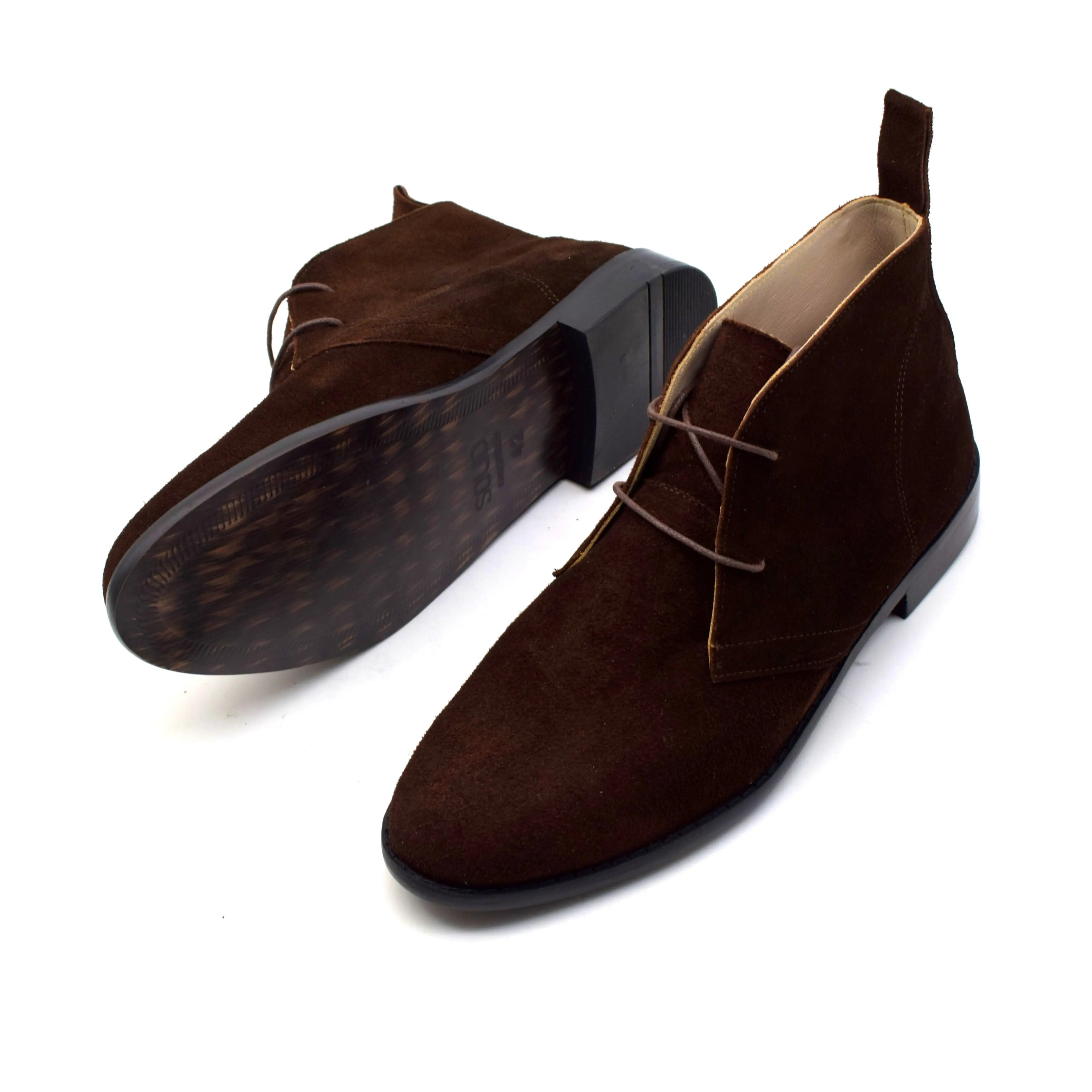 CALF SUEDE CHUKKA BOOTS SOLID essentials