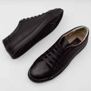 Calf Leather Low-Top Sneakers / Black Sole