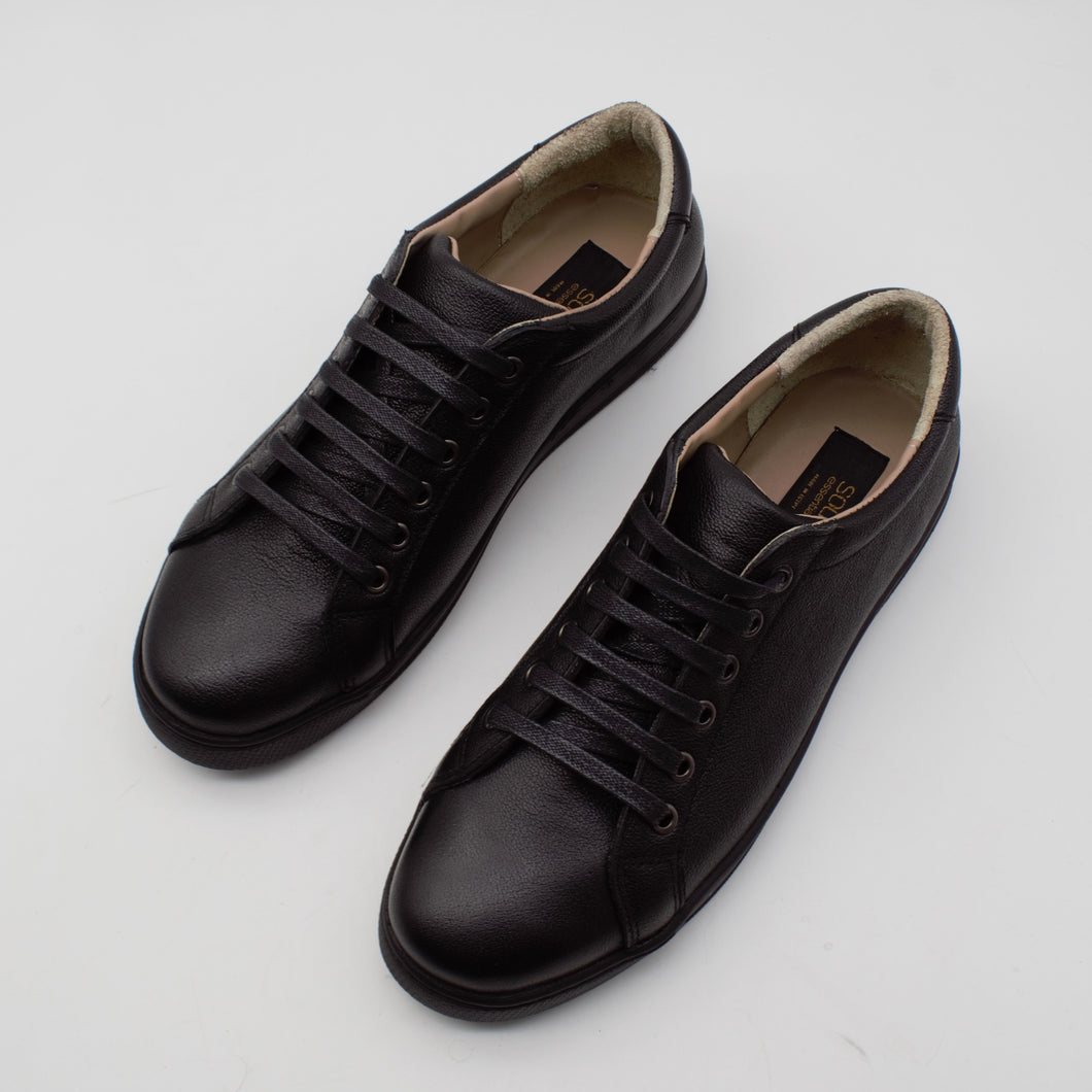 Calf Leather Low-Top Sneakers / Black Sole