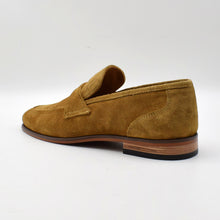 Load image into Gallery viewer, CALF SUEDE STRAP LOAFERS
