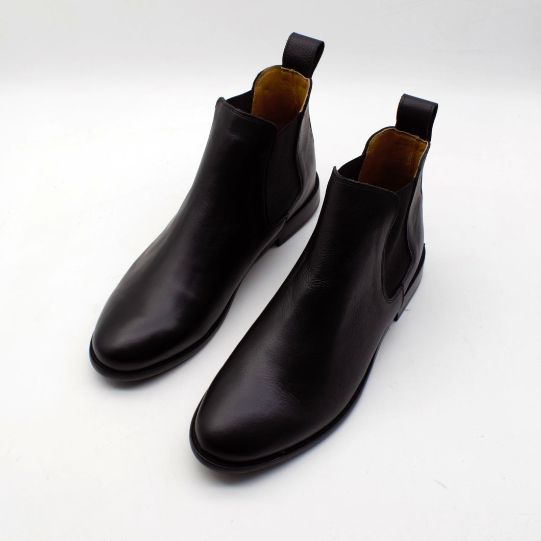 GENUINE LEATHER CHELSEA BOOTS