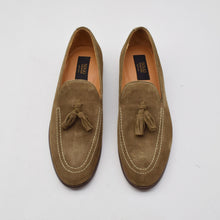 Load image into Gallery viewer, CALF SUEDE TASSEL LOAFERS
