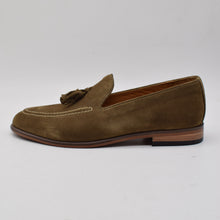 Load image into Gallery viewer, CALF SUEDE TASSEL LOAFERS
