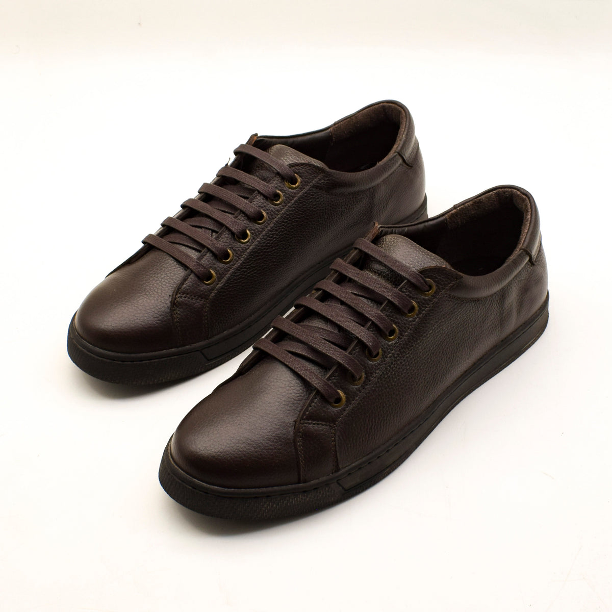 Low-Top Leather Classic Sneaker