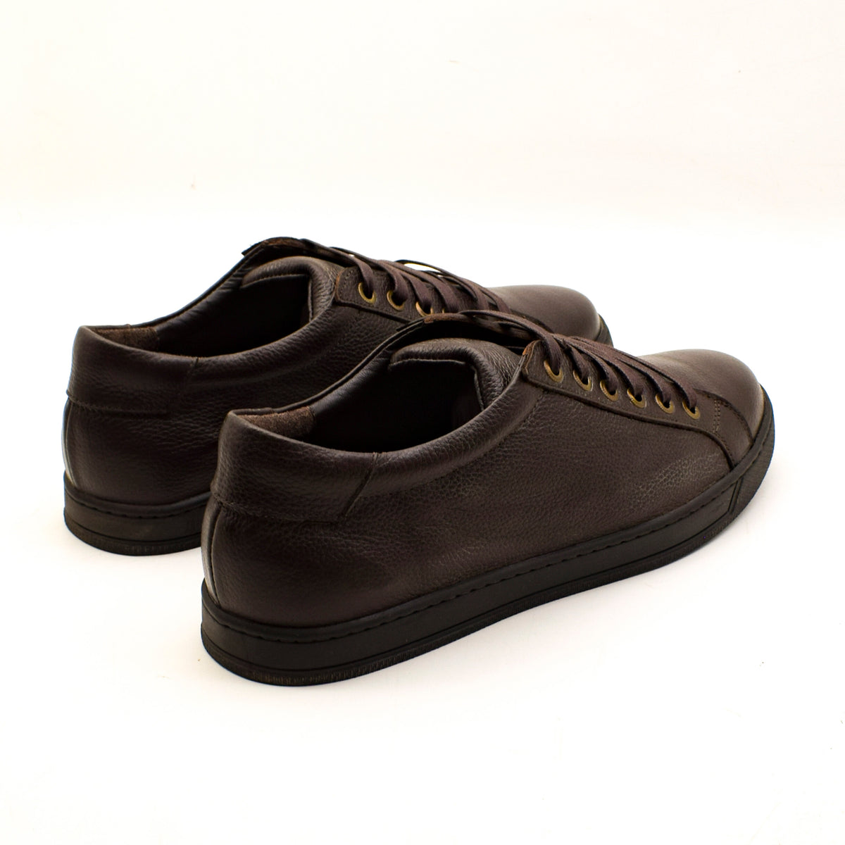 Low-Top Leather Classic Sneaker