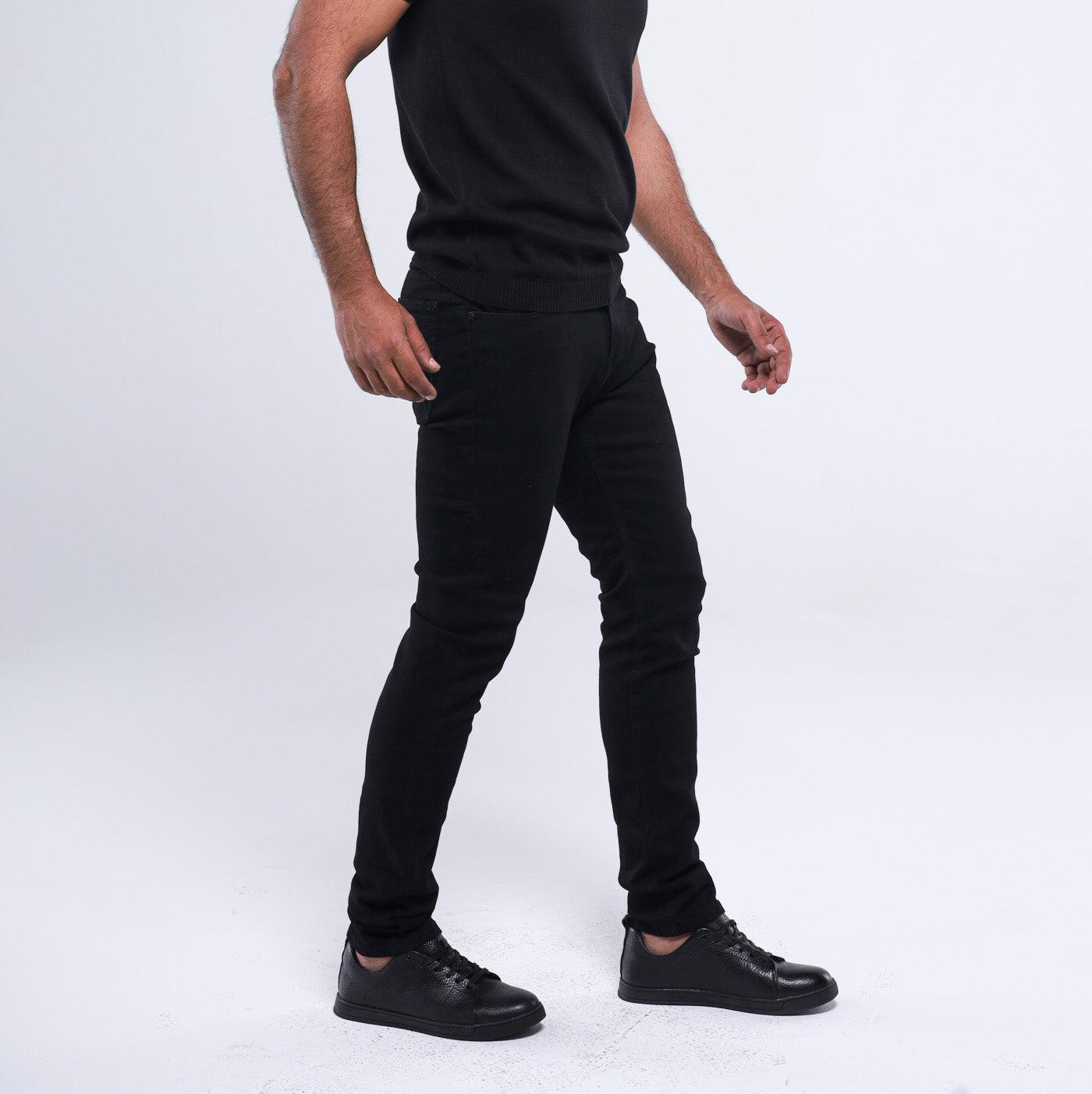 Flex Slim-Fit Jeans in Black