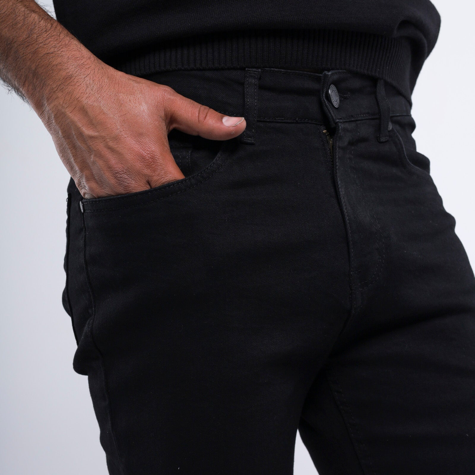 Flex Slim-Fit Jeans in Black