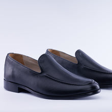 Load image into Gallery viewer, Classic Calf Leather Loafers
