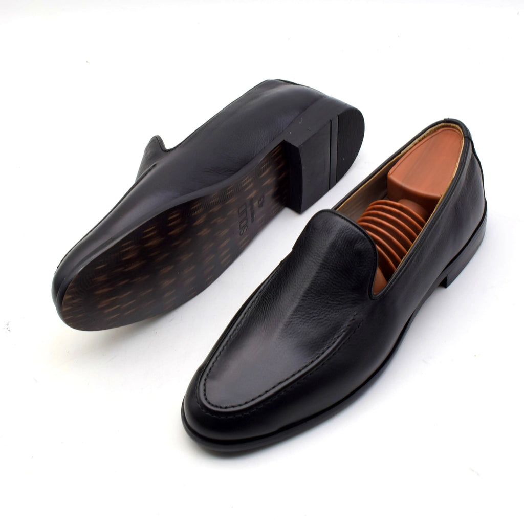 LEATHER PLAIN LOAFERS SOLID essentials