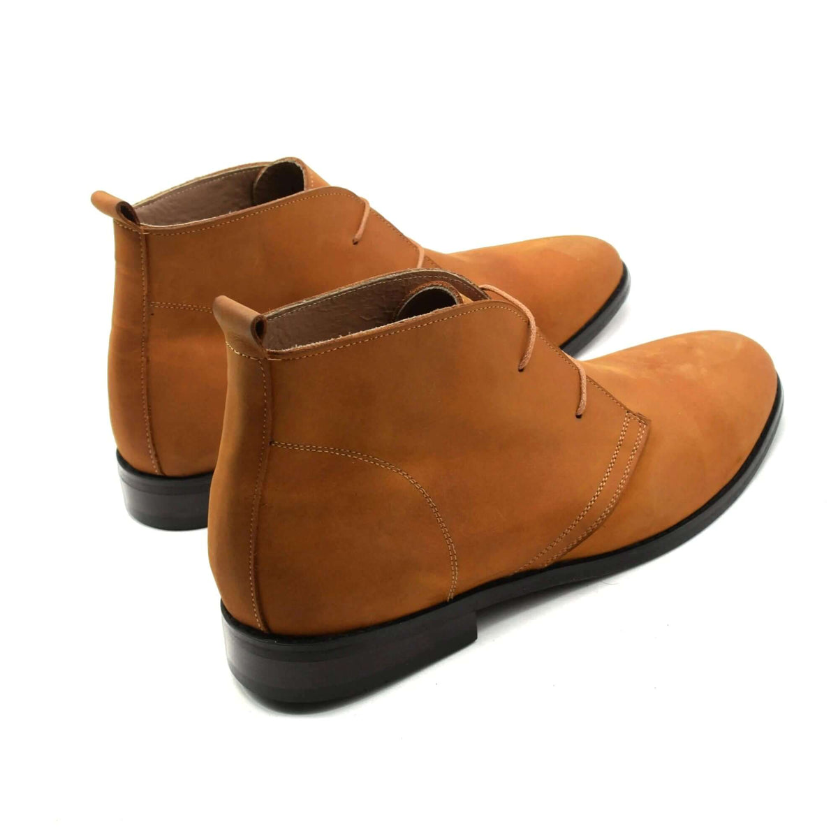 Men's tan rugged waxed cowhide leather chukka boot with leather lining