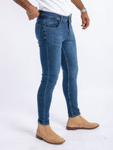 Load image into Gallery viewer, Skinny-Fit Flex Washed Jeans SOLID essentials
