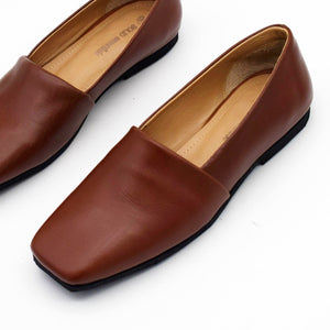 Squared Toe Leather Loafers in Tan Brown SOLID essentials