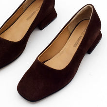 Load image into Gallery viewer, Squared Toe Suede Pumps (2cm) SOLID essentials

