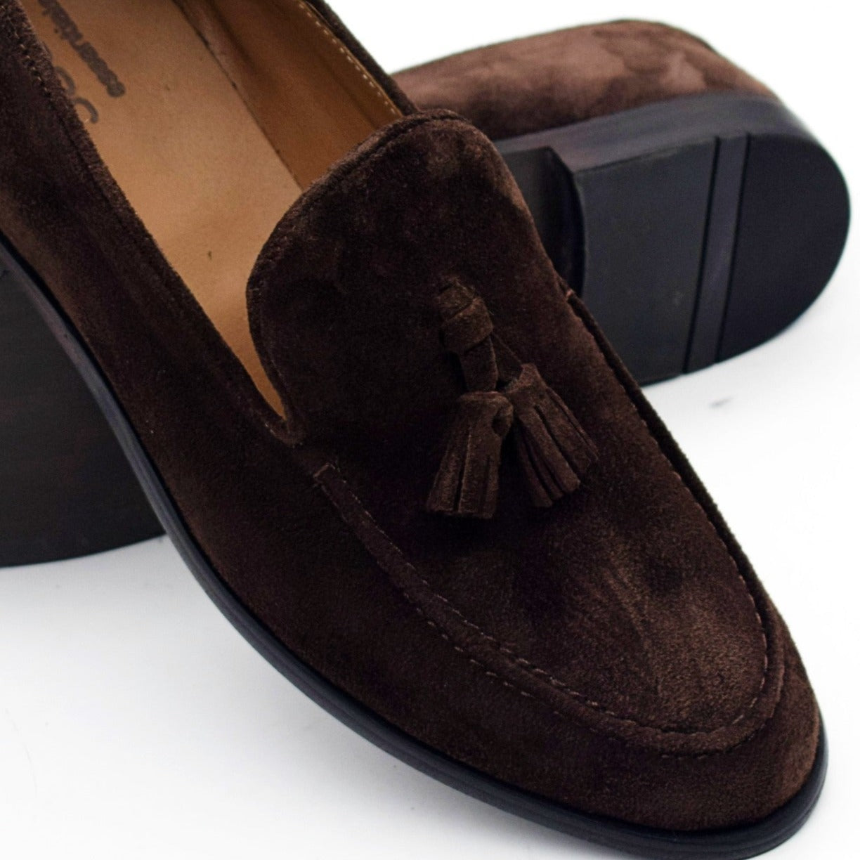 Tassel Loafers in Suede SOLID essentials