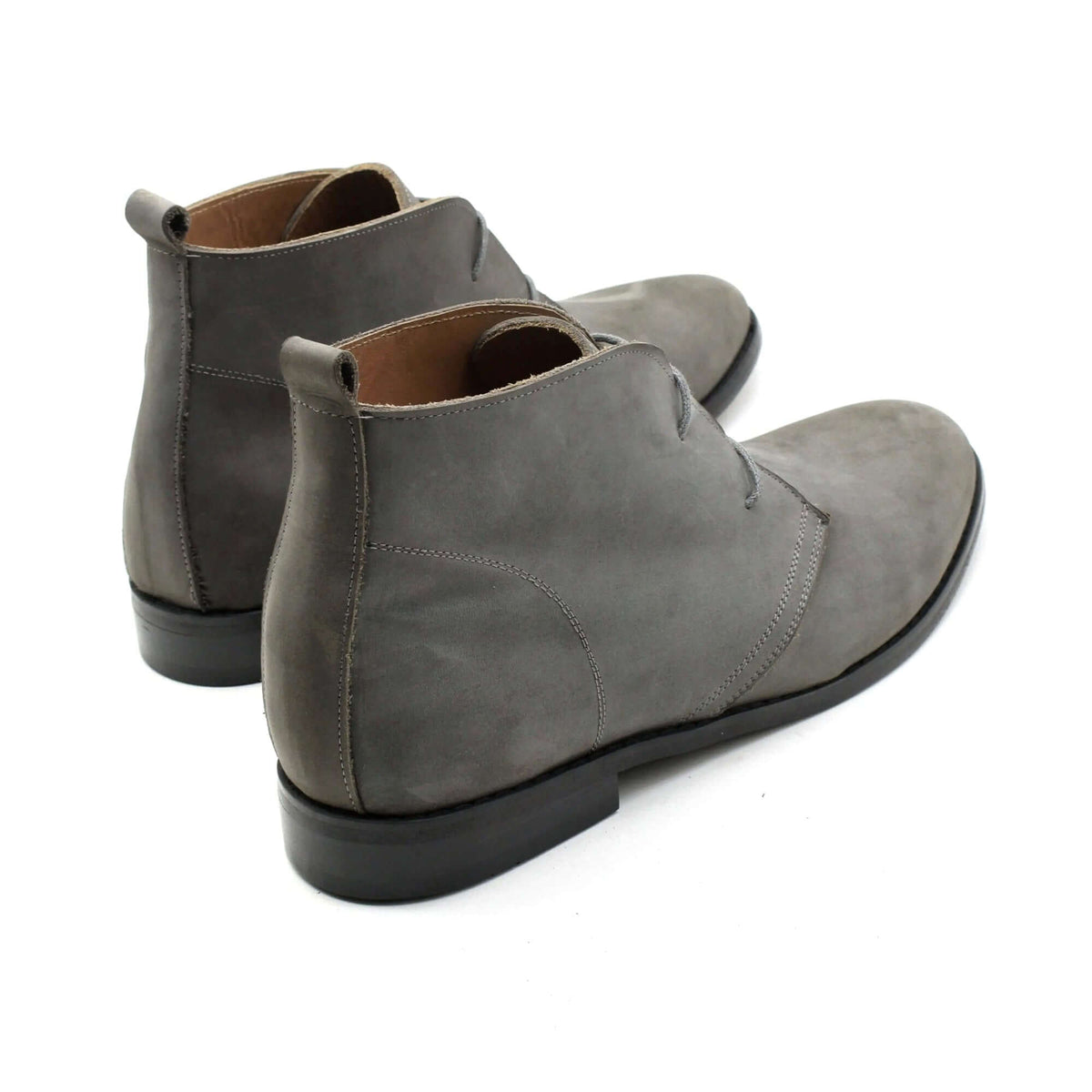Men's slate grey rugged waxed cowhide chukka boot with rubber blend sole