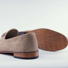 Load image into Gallery viewer, Luxe calf suede tassel loafers in olive green, showcasing handcrafted elegance for modern gentlemen.
