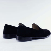 Load image into Gallery viewer, Luxe Suede-Velvet Loafers SOLID essentials
